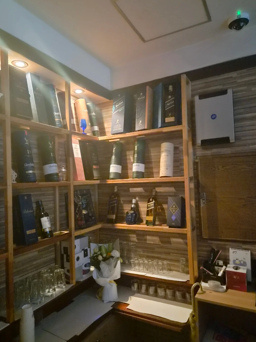 통영시 죽림 Bar 근무하실분 시급 3만원이상