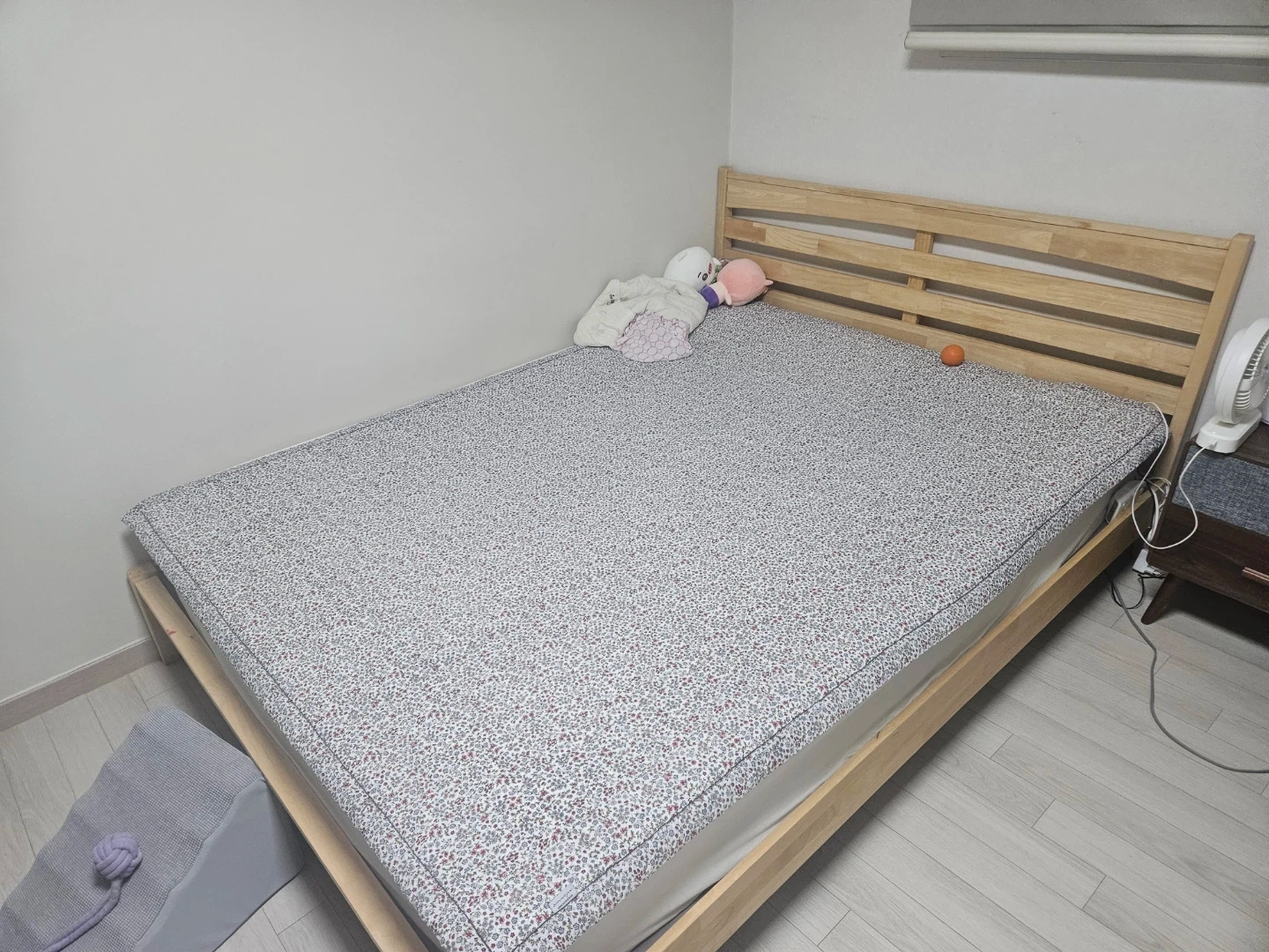 퀸침대프레임 매트리스 1층으로 내려주실분