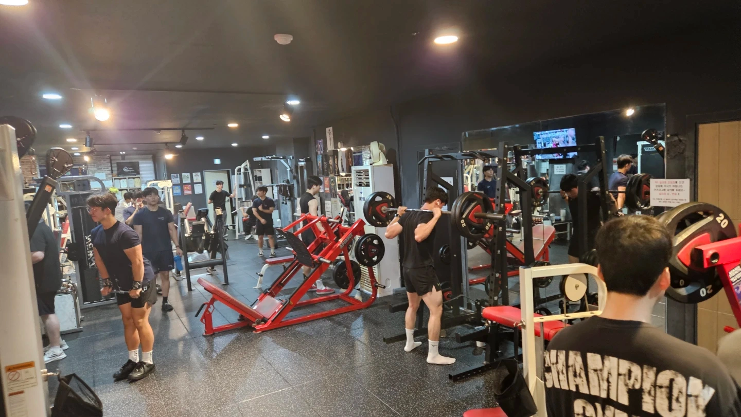 챔피언짐 트레이너 선생님 모십니다(주간)