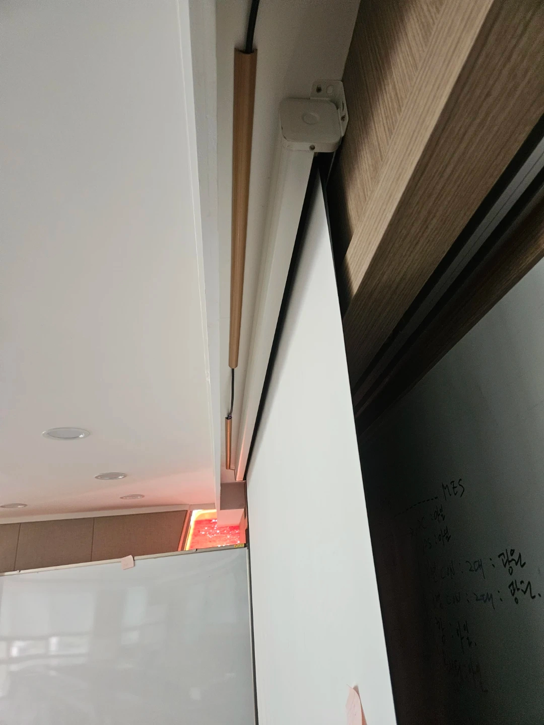 빔프로젝트 설치랑 선반 설치해주실분