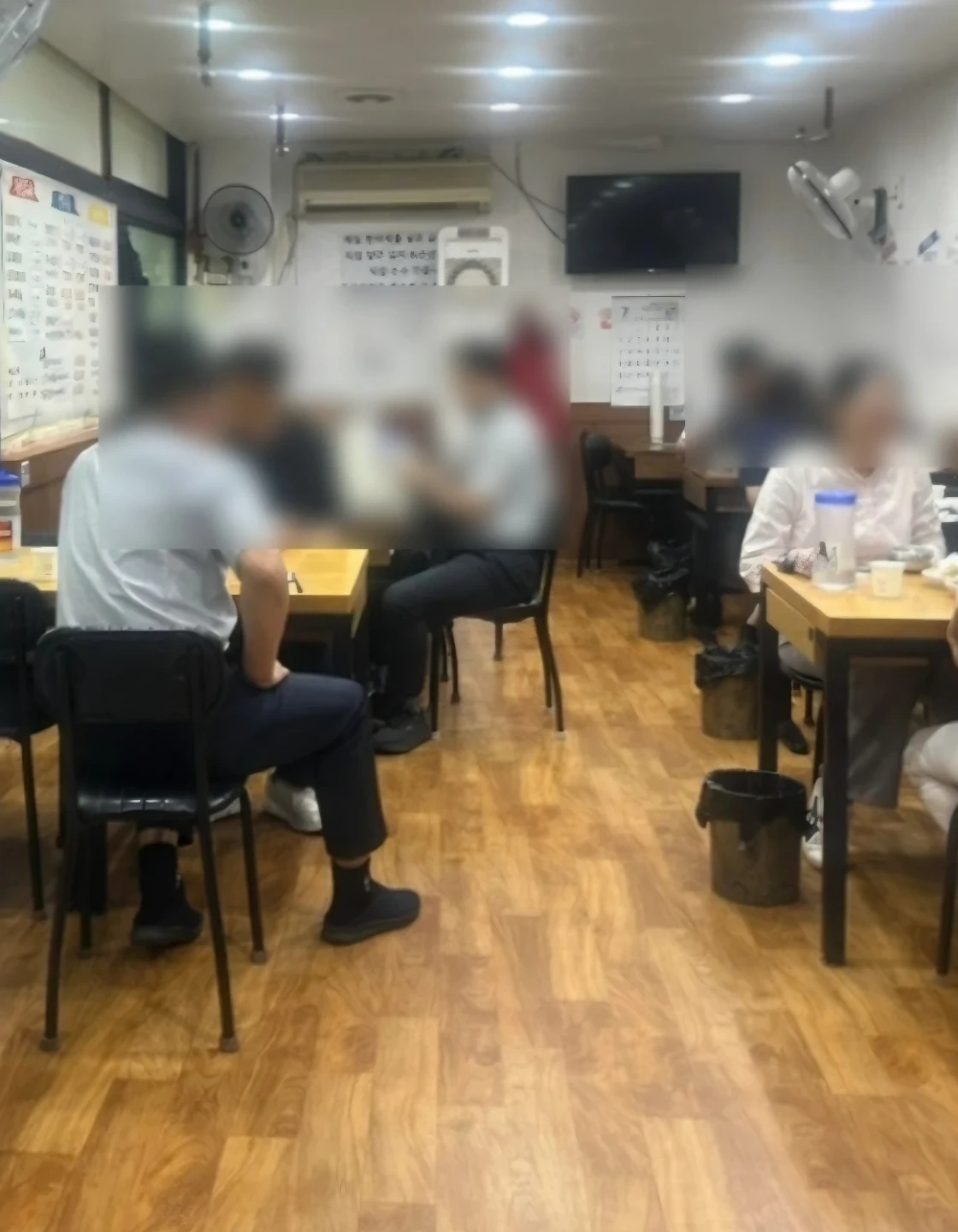 작은 식당 홀서빙 구해요 :)