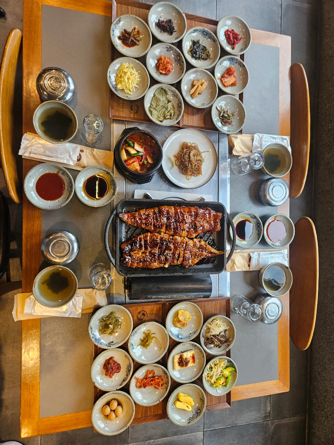 마니주 장어구이 정직원 구합니다.