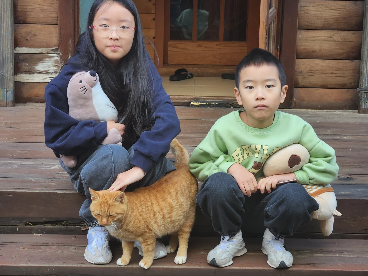 10시반~5시반 설거지 직원 모셔요^^