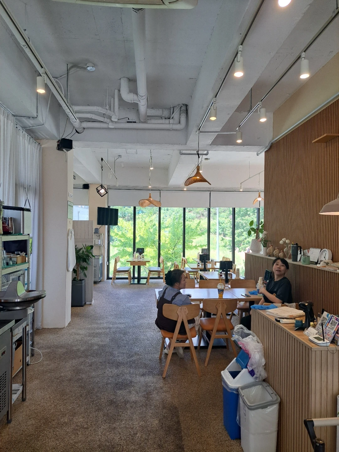 화수목금 서빙