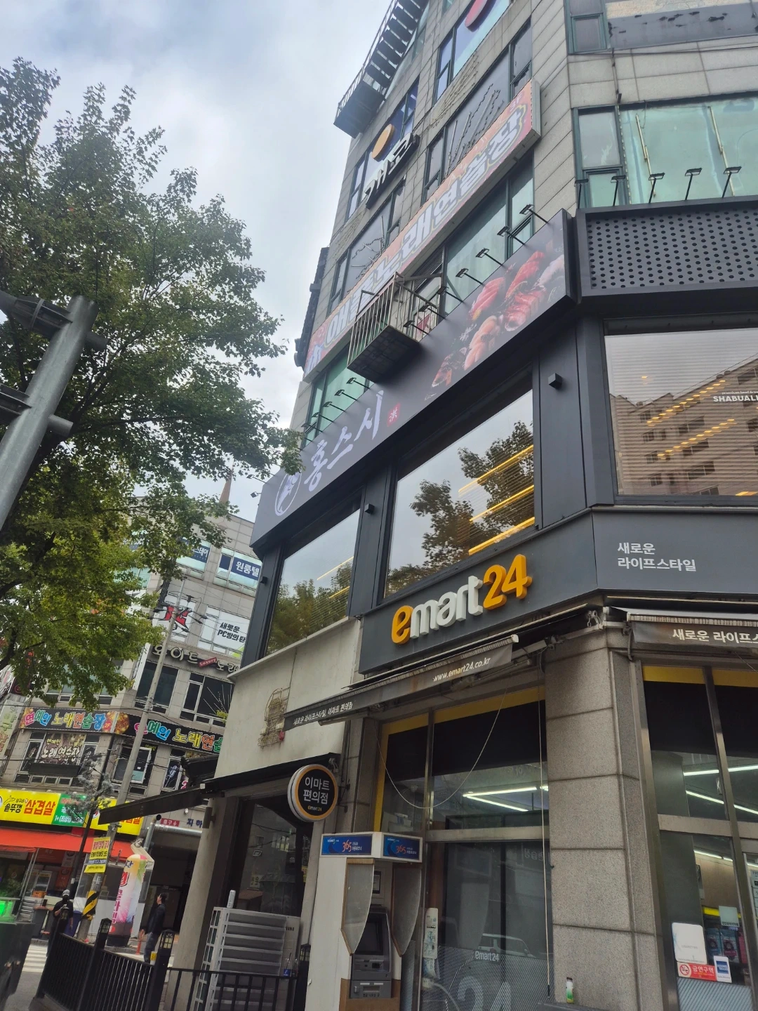 검단사거리 초밥집 홀 주방 참모님 구합니다.