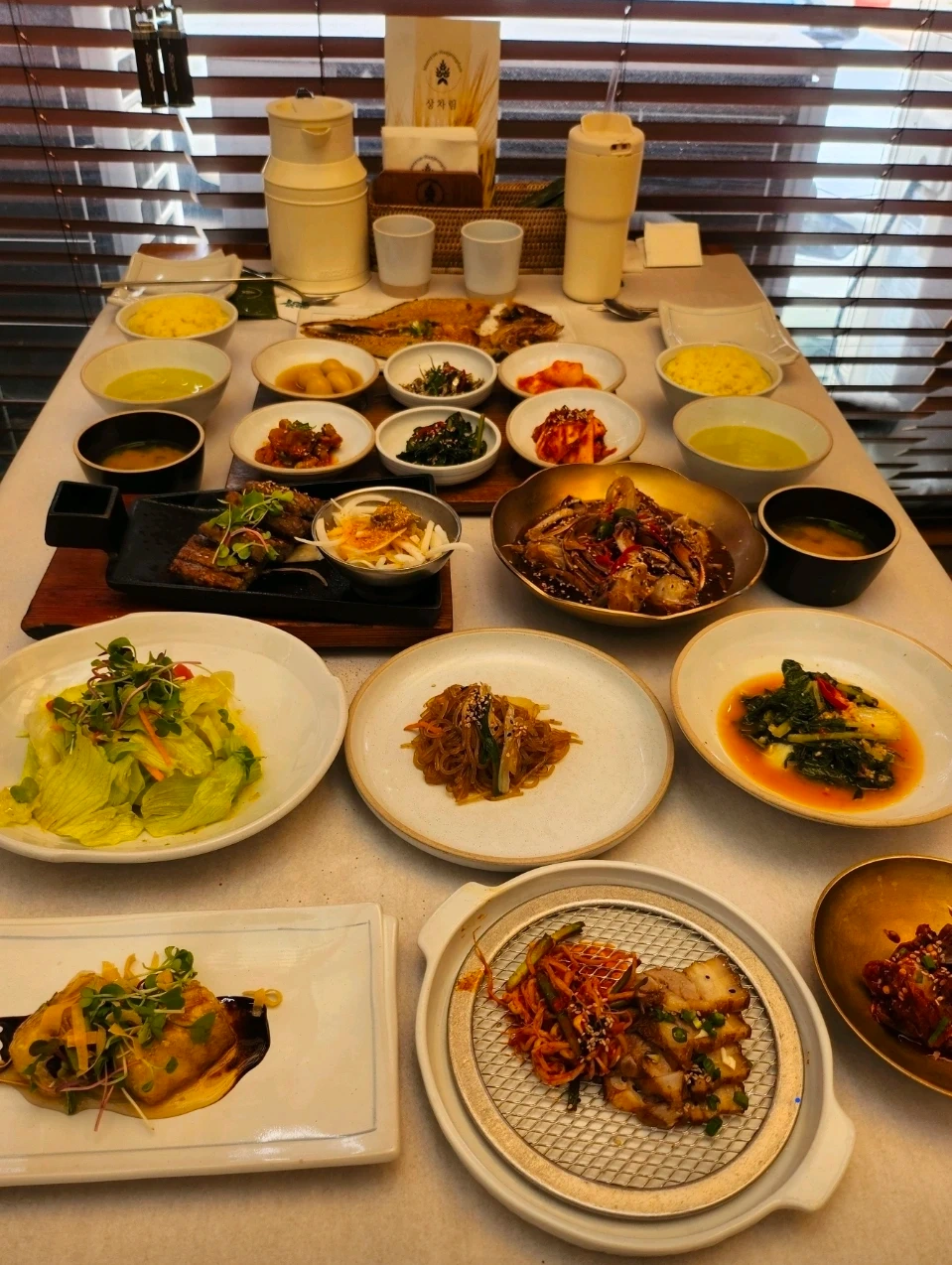 홀서빙 구합니다 종일반, 반타임 주5일 주6일350만