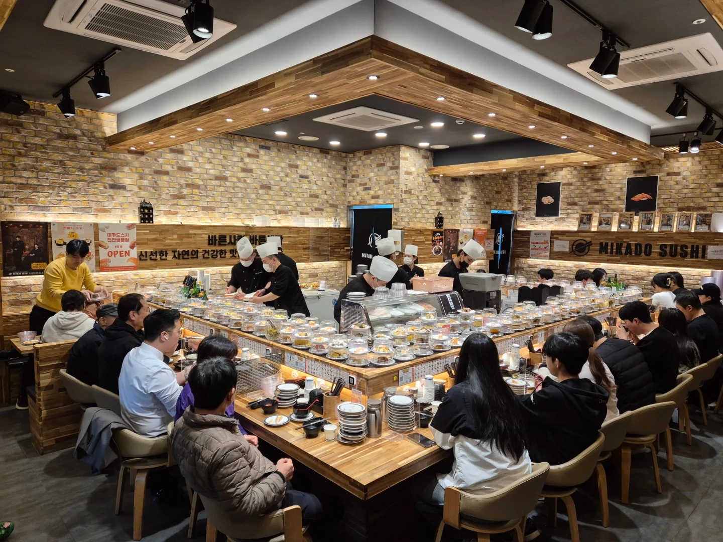 미카도스시 회전초밥 주말 홀서빙 및 주방 알바