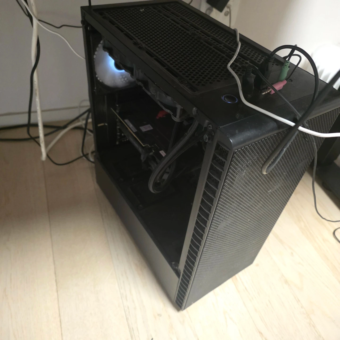 컴퓨터가 꺼져요 도와주실분