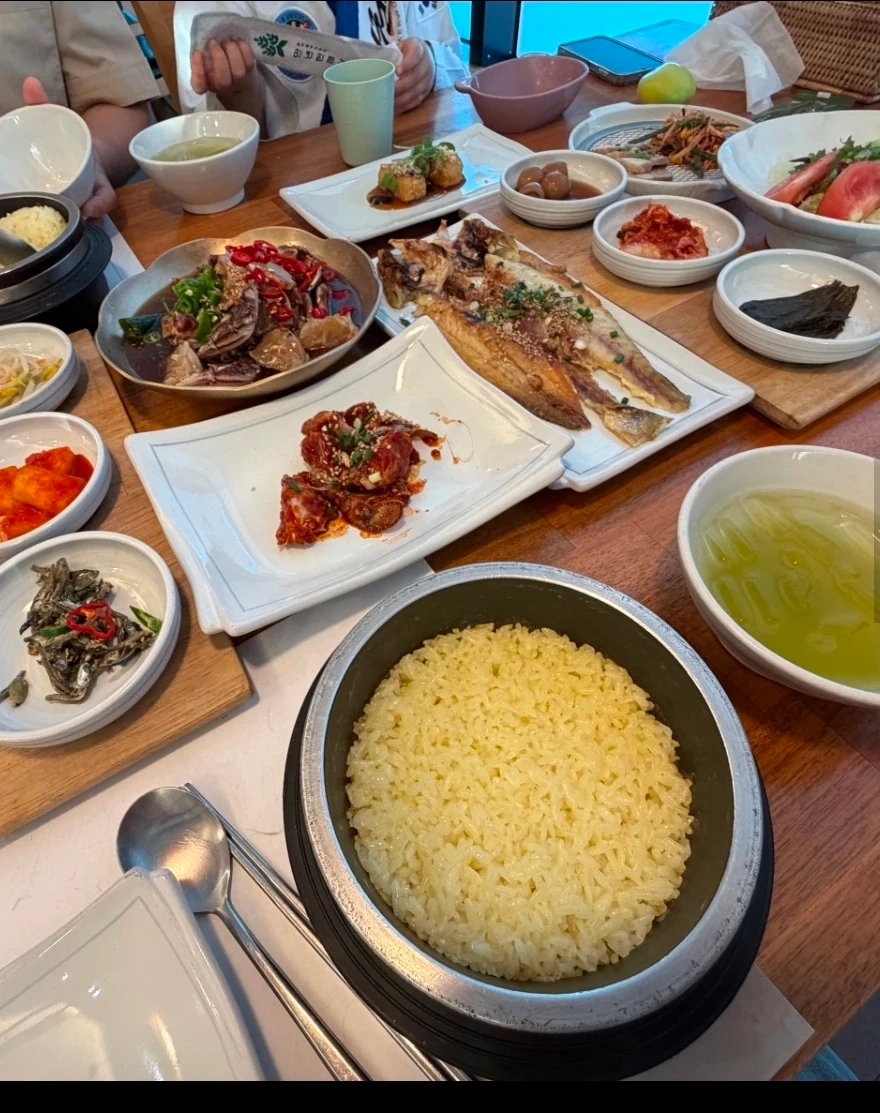 (홀서빙 풀타임,반타임)(주방 보조설거지풀타임)구해요