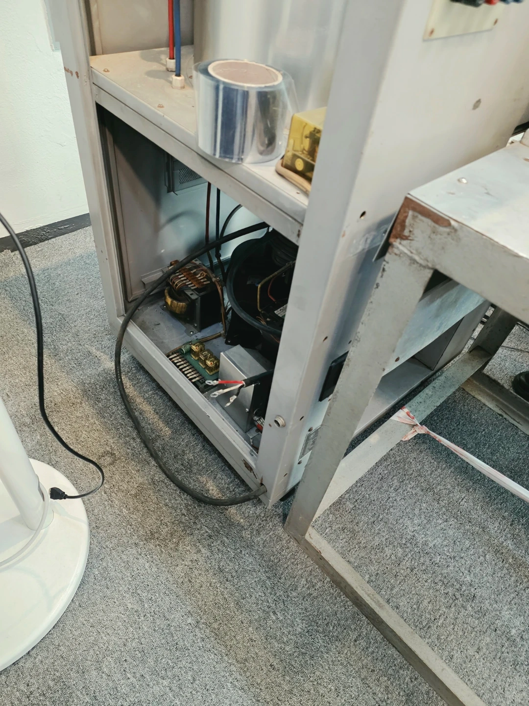 삼상전기 천장으로해서 차단기에 물려주실분