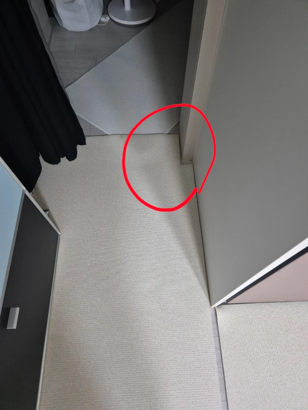거실 매트 깔끔하게 재단 해서 맞춰주실분