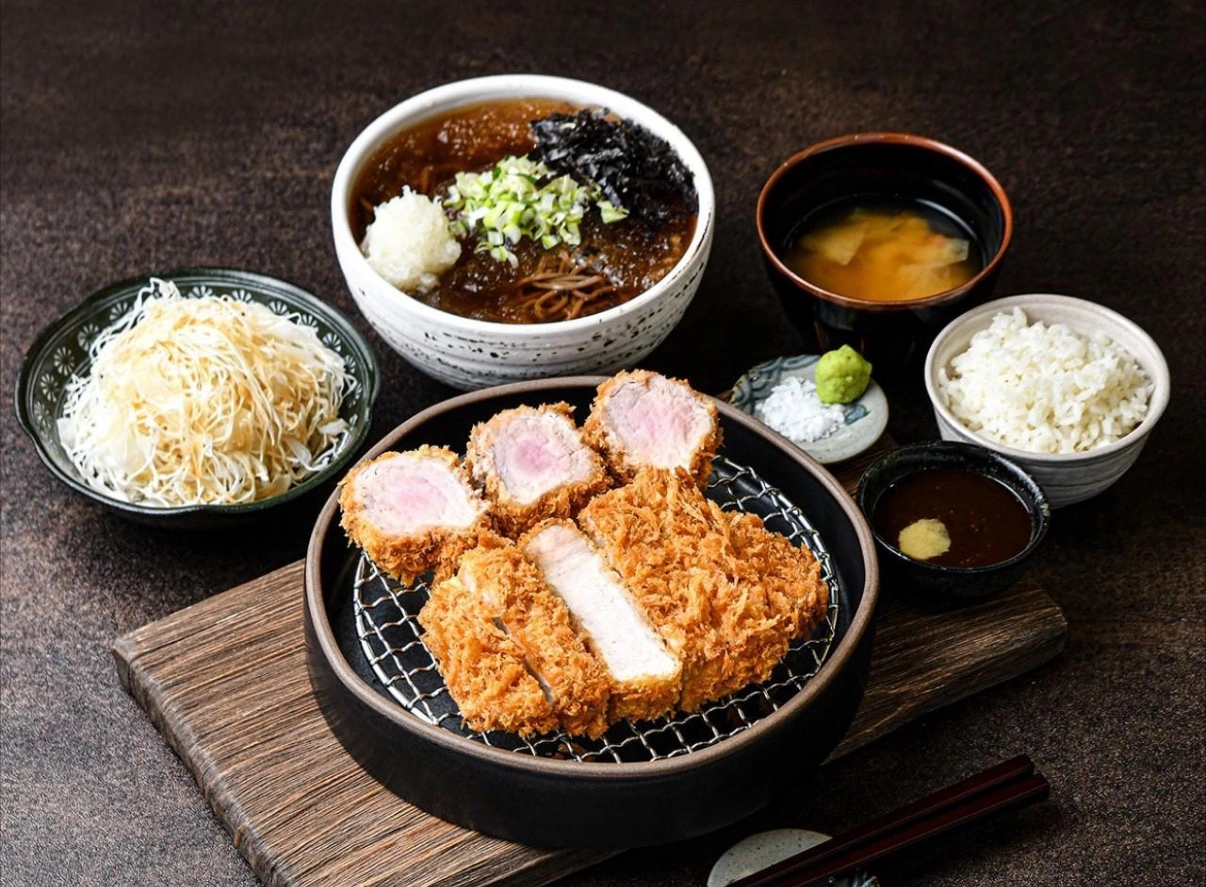 신사역 식당 정직원 홀서빙 주5일