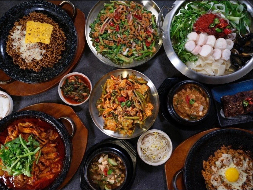 더돌판 산본점 주 4-5일 주방직원채용(10시-10시)