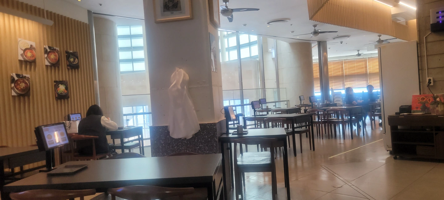 홀서빙(토.일12;30~4;30)