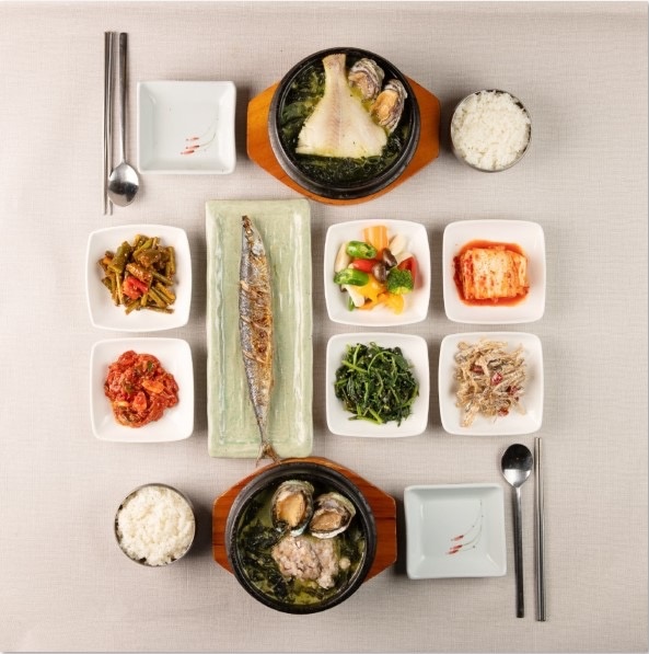 [장인미역] 점심 홀 직원 채용(급여: 150만원/월) 공고 썸네일