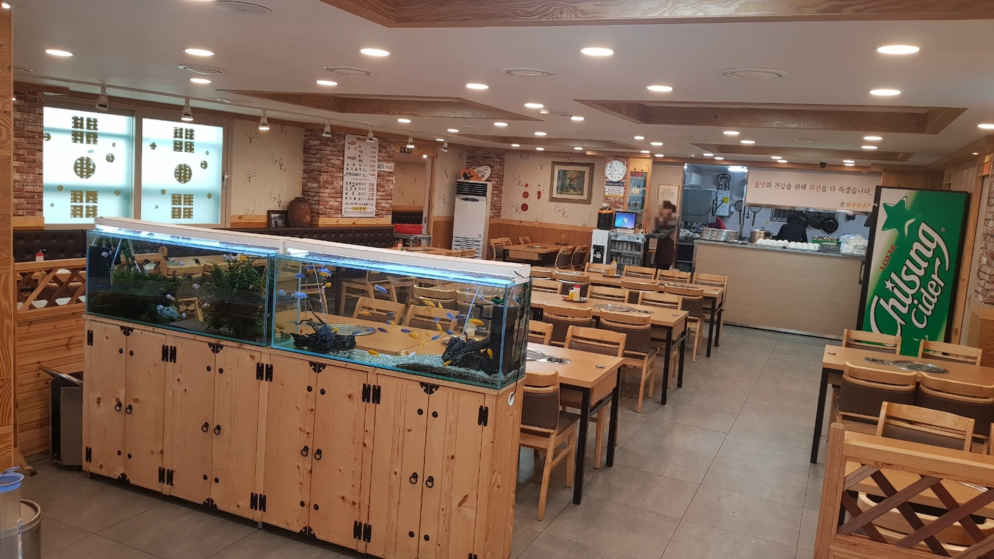 돼지갈비 밀면집 홀서빙 파트타임 구합니다