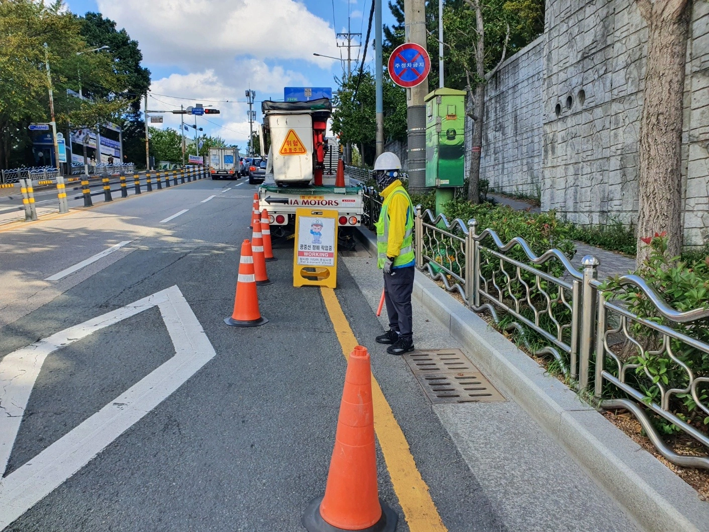 통신작업(고소작업차) 신호수