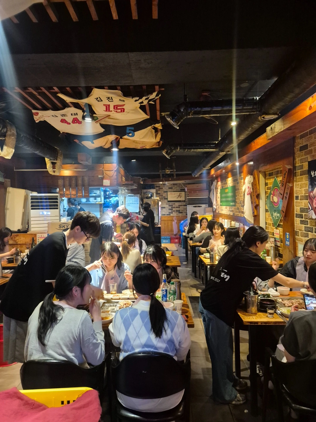 고깃집 간단서빙 알바및반직원(**)
