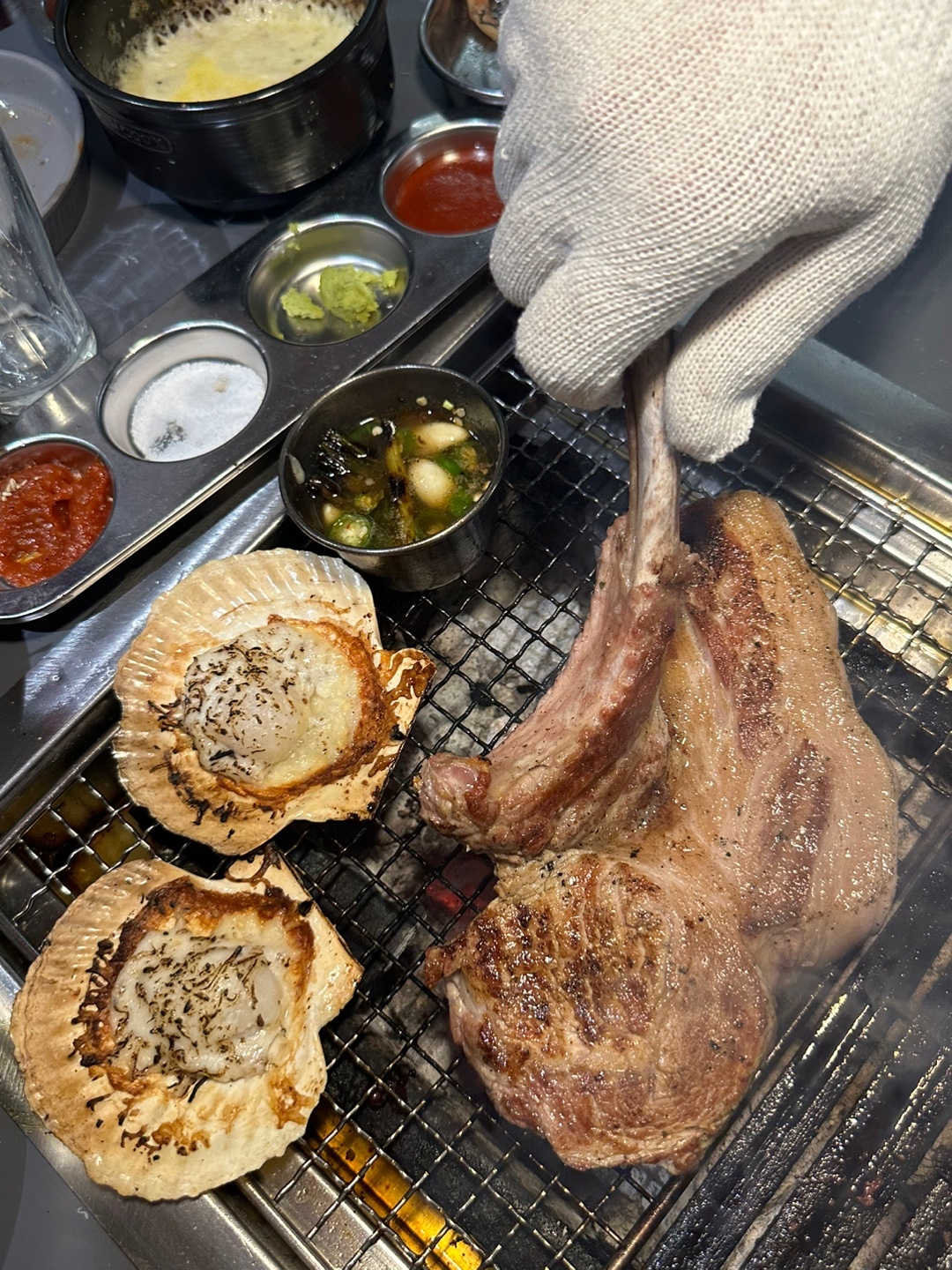 흑벽돌집 숯불 언주점에서 직원을 모집합니다! 공고 썸네일
