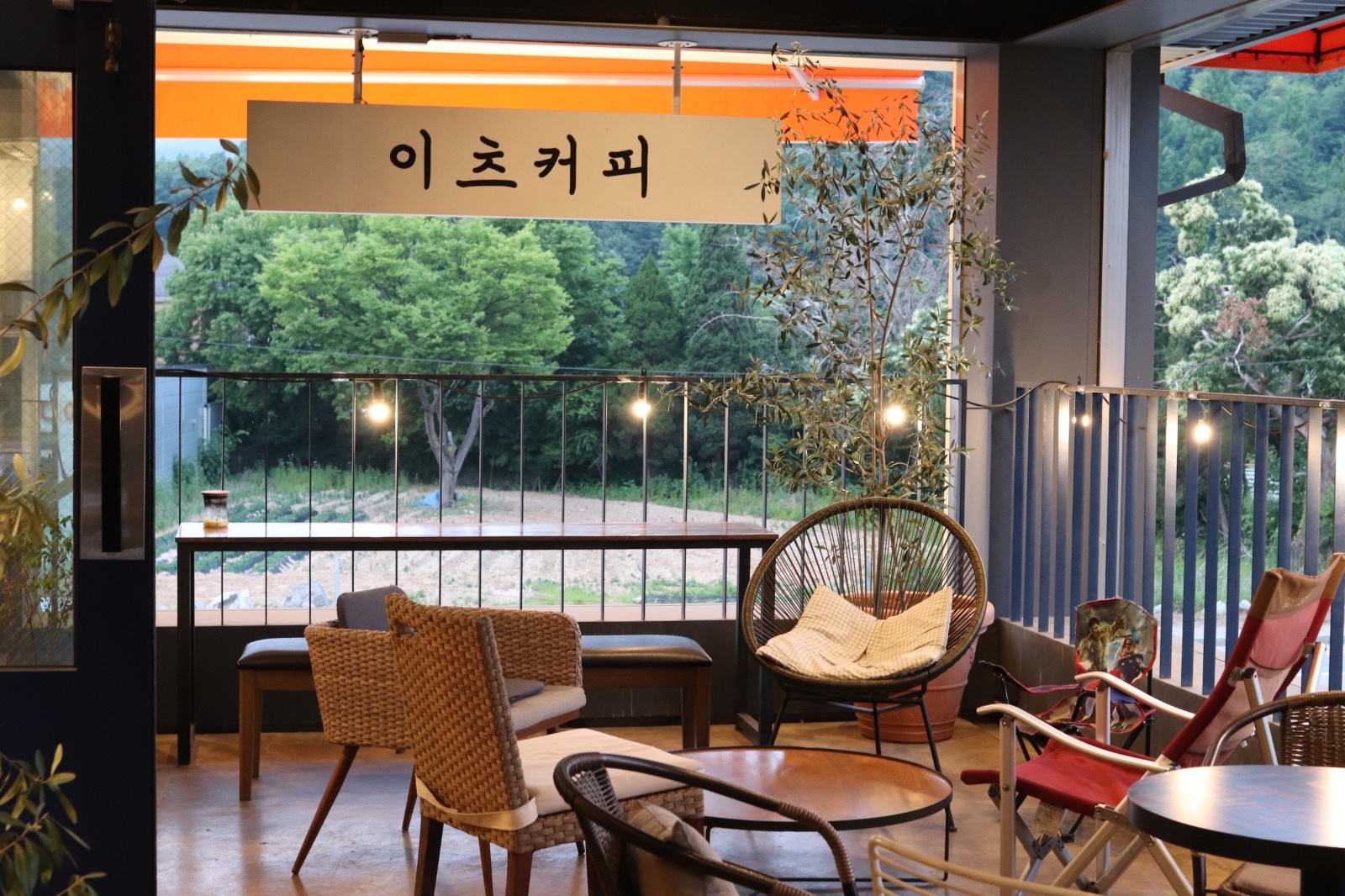바리스타 서브및 매장관리 공고 썸네일