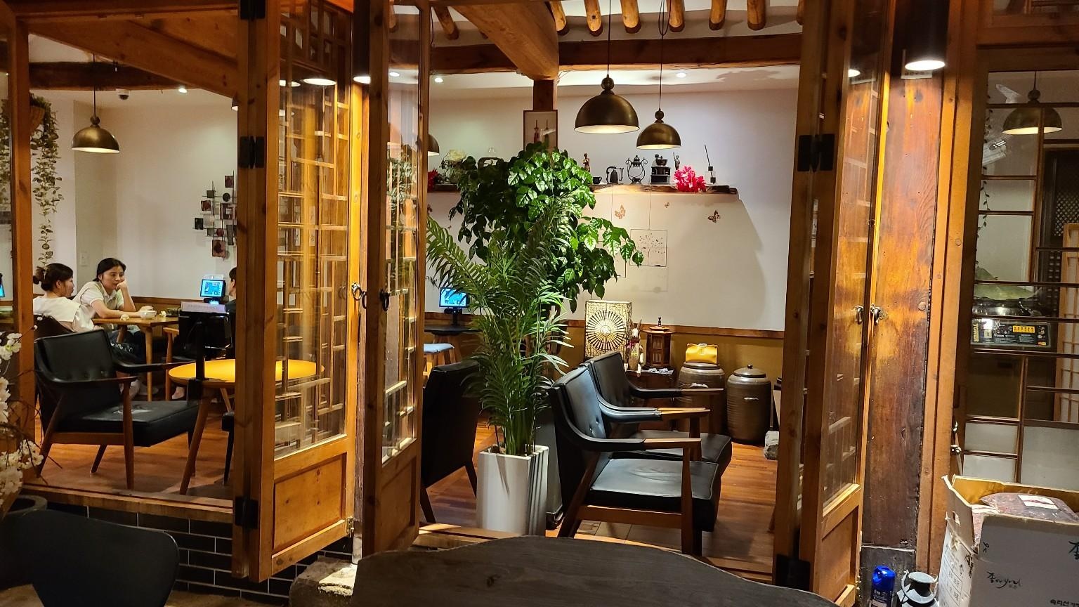 찻집주방구함(주6일35시간근무,월180만원,식대별도) 공고 썸네일