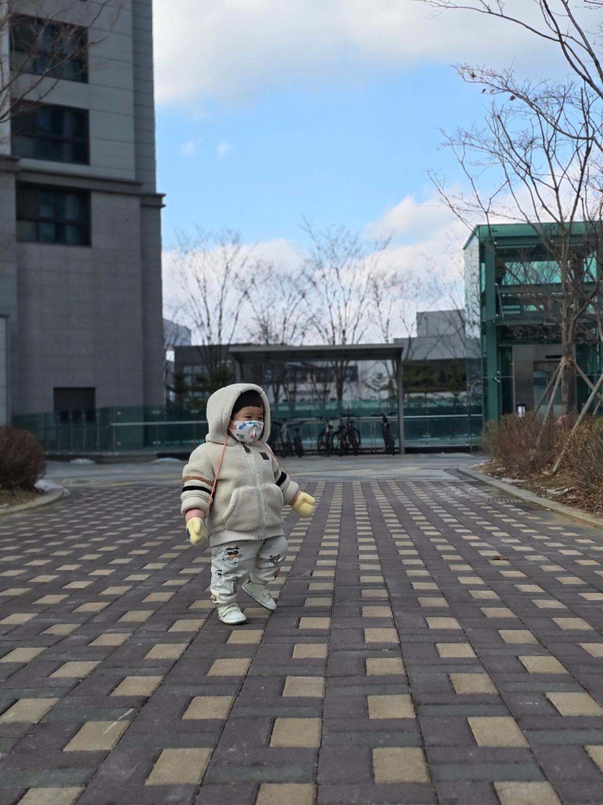 두 아이 엄마랑 육아 도와주실 시터님 구합니다 공고 썸네일