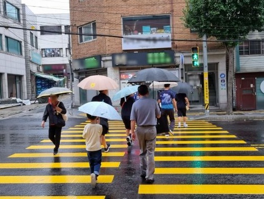 공사현장 앞 횡단보도 교통지도원 모집 공고 썸네일