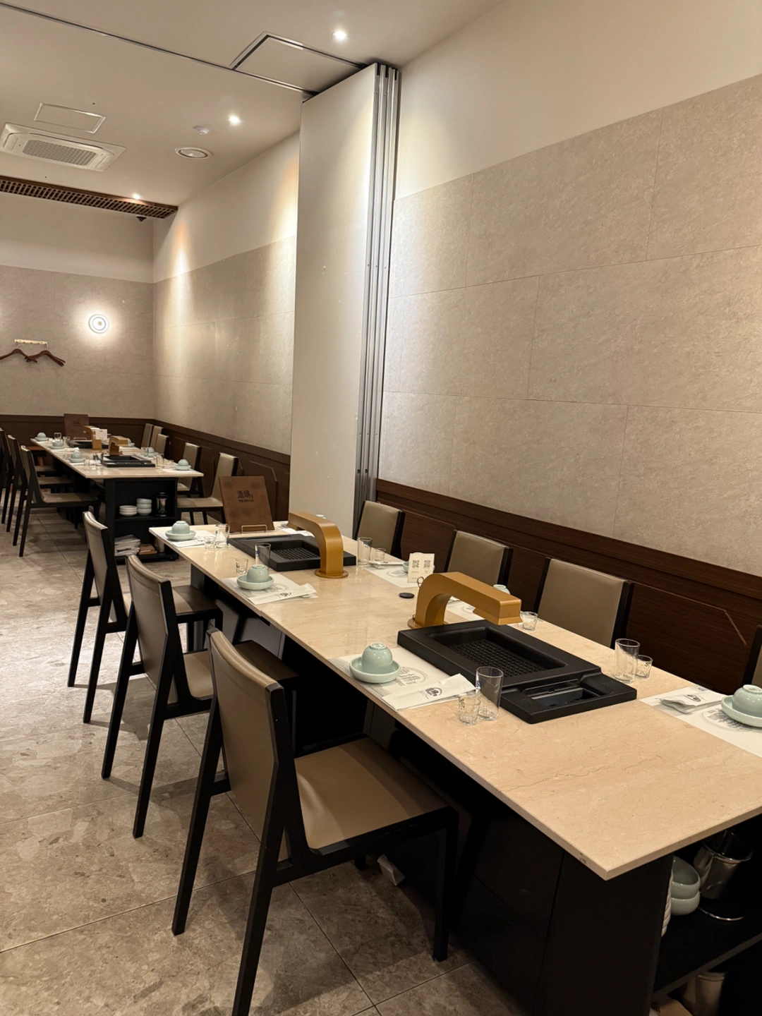 프리미엄식당 홀직원 모집합니다