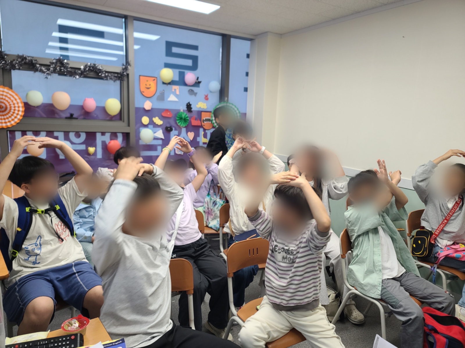 학교 앞 물티슈 배부 공고 썸네일