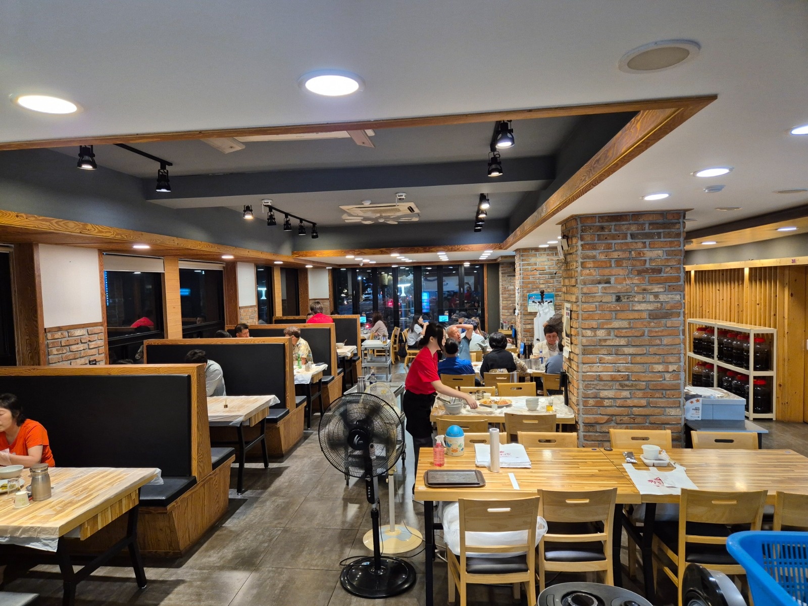월 화 금 15:30-19:30 / 홀서빙 구합니다. 공고 썸네일