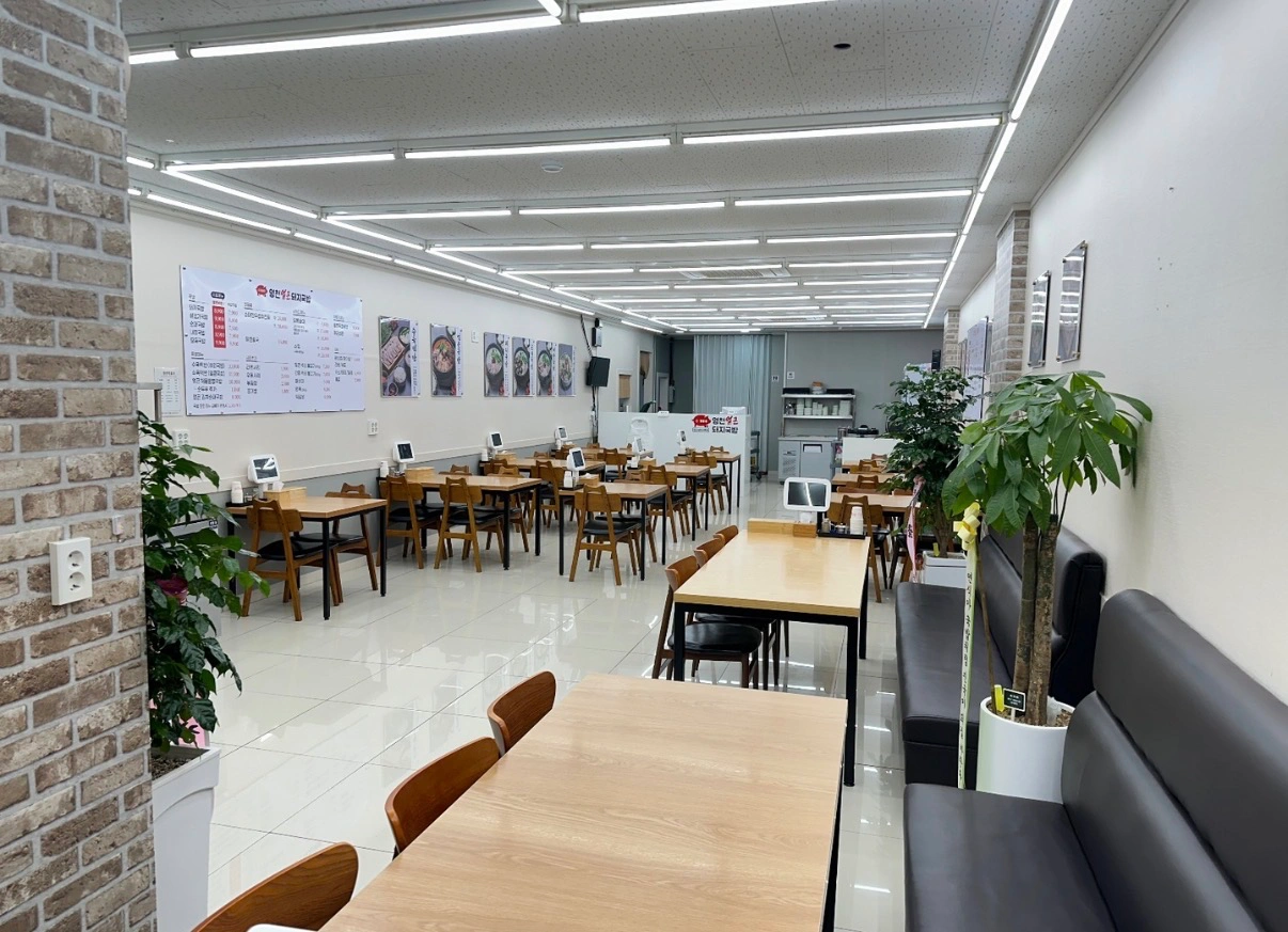 주방홀 보조 직원 구해요. 목~일(11-14시)