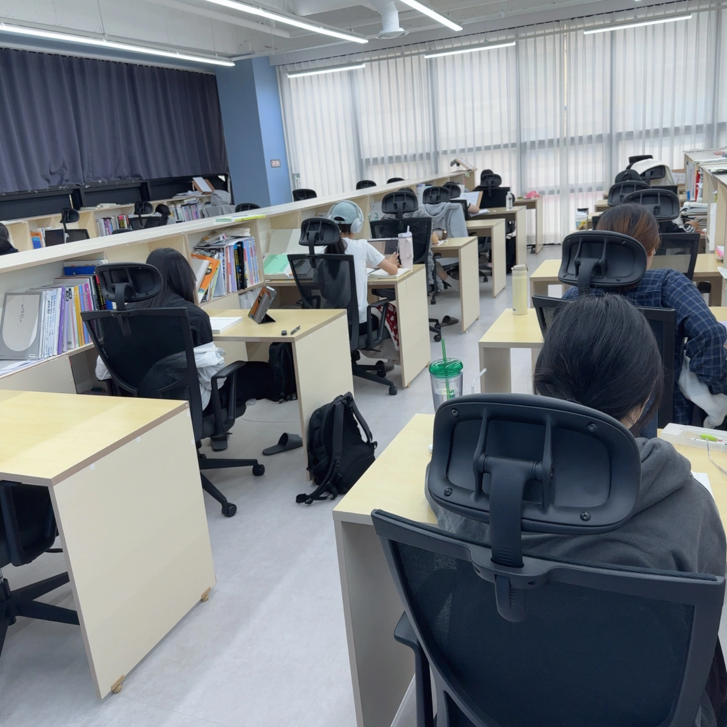 재수학원 주말 관리실장 구인
