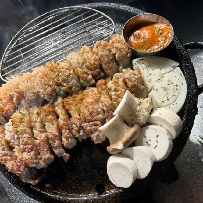 꽃삼겹 금토일 고기굽는알바