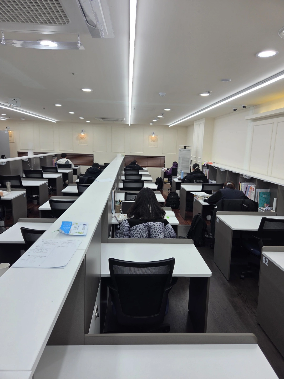 학원 청소 알바 구합니다.(하루 1시간 주5일)