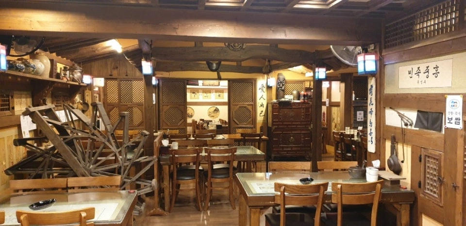 공덕 황톳길 평일 저녁 홀 파트타이머 모집합니다.