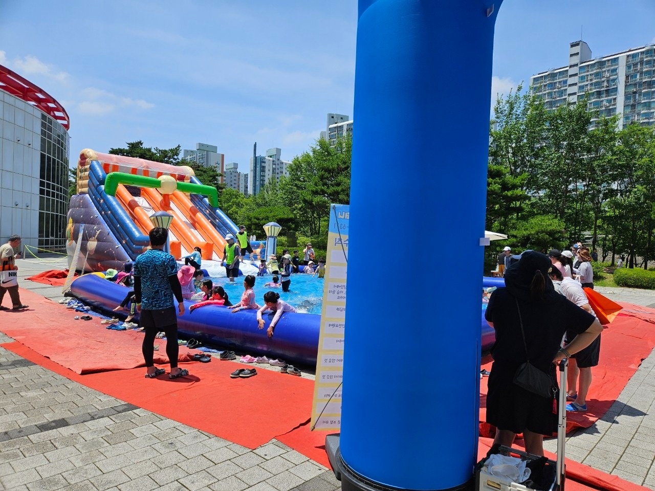 물놀이 해체알바 시급 11000원 2시간보장 공고 썸네일