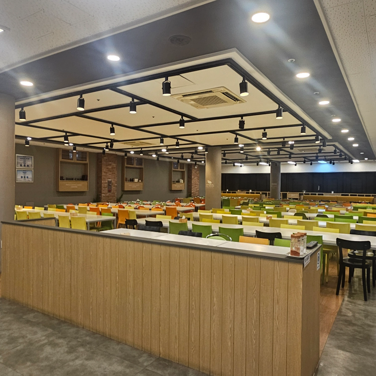 광주여대구내식당 조리보조15-20시(방학중휴직)