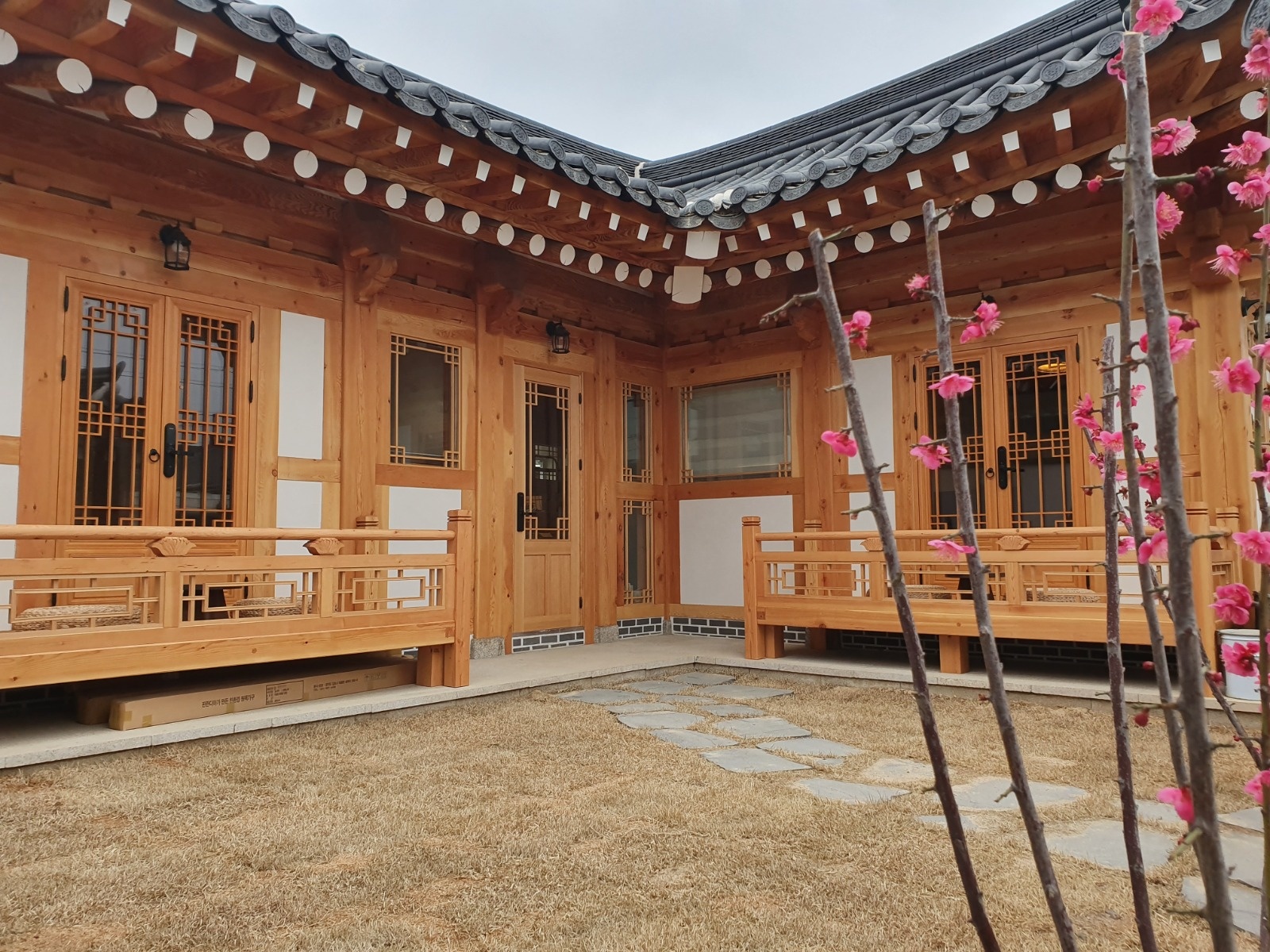 주말(2일)+ 주중(2일)청소 구합니다(외국인도 가능) 공고 썸네일