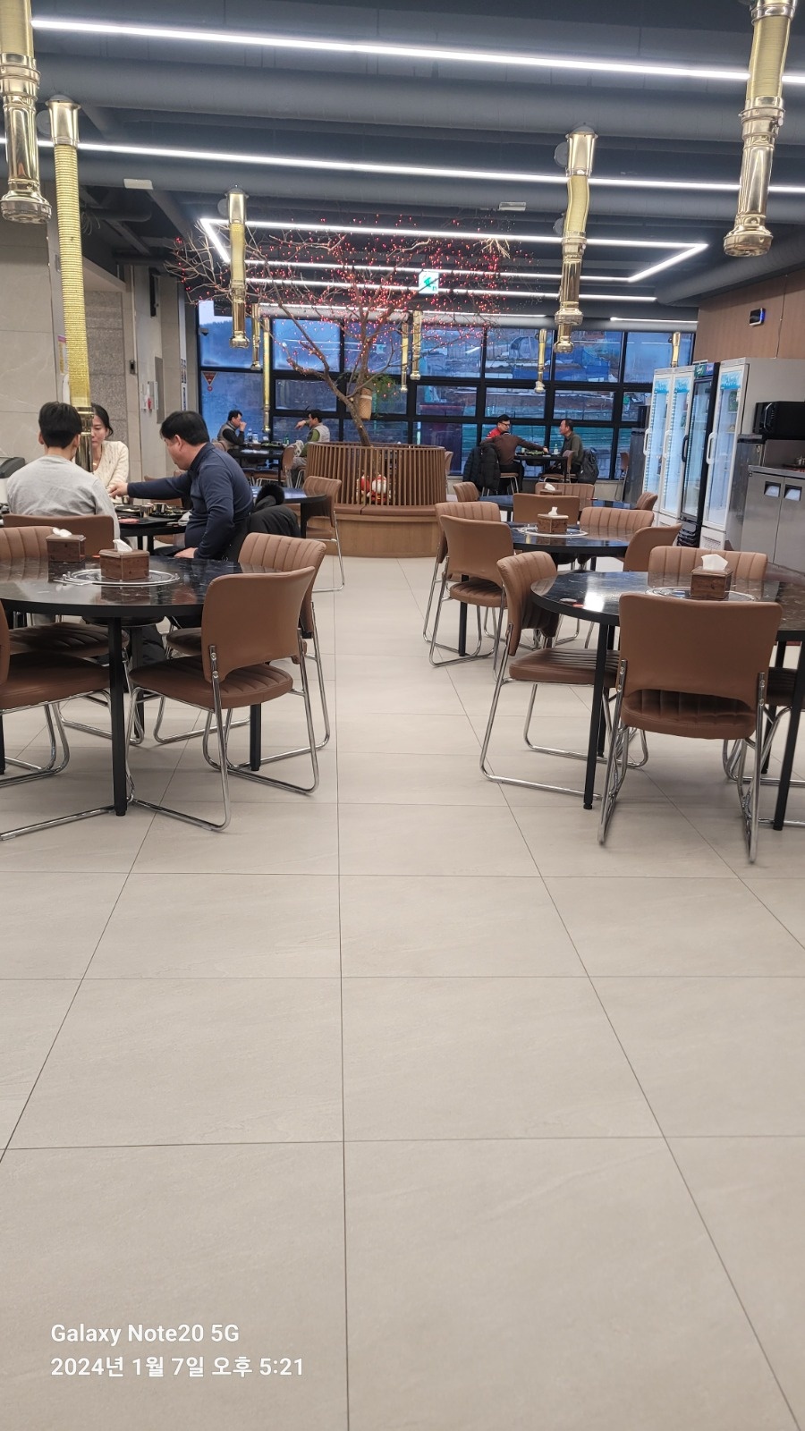 주방 조리사님을 급구합니다ㅡ홀서빙하실분 구합니다 공고 썸네일