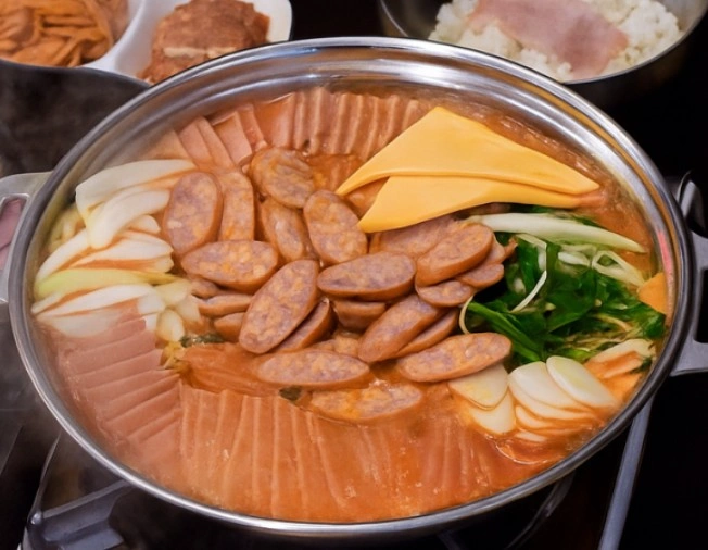 JVL부대찌개 방이점 정직원/평일런치 파트 모집