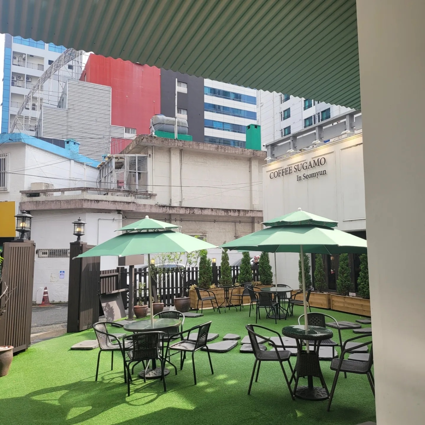 평일 홀서빙 매장관리 마감직원 구합니다. 공고 썸네일