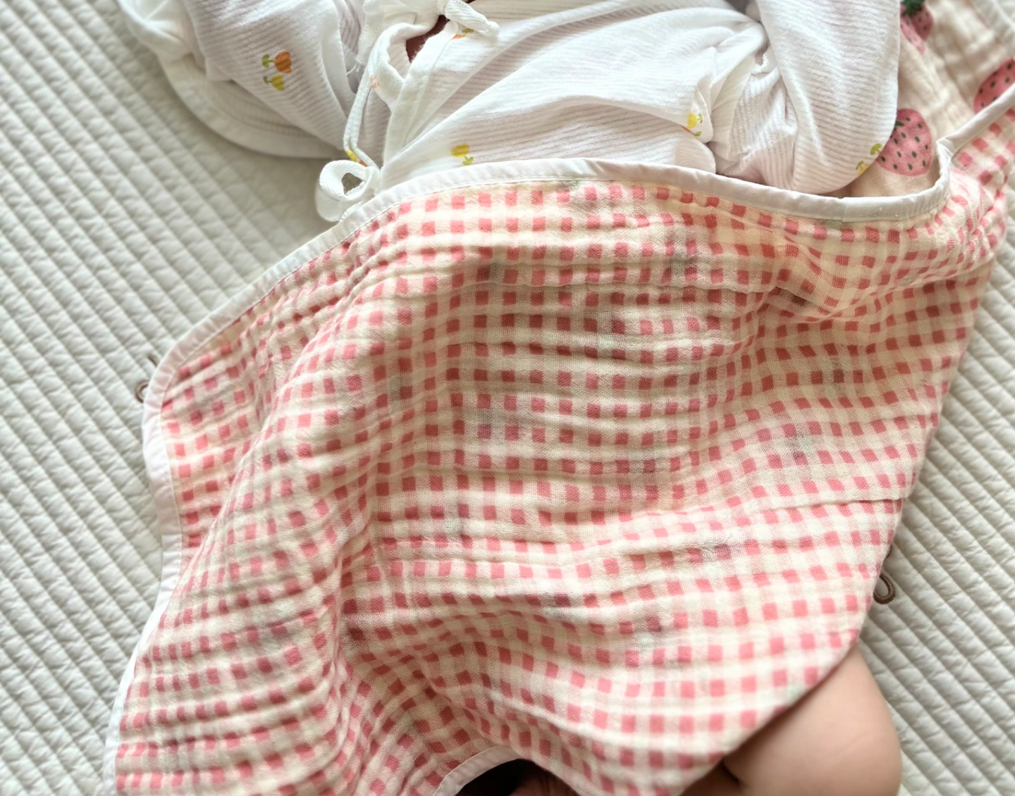 180일 여아 베이비시터 선생님(시간 협의 가능)