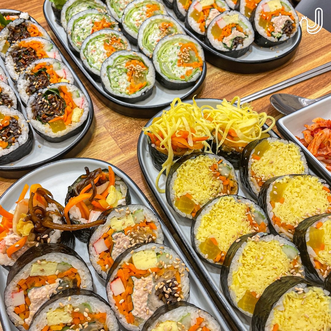 김밥 싸실분, 주방직원 구합니다 공고 썸네일