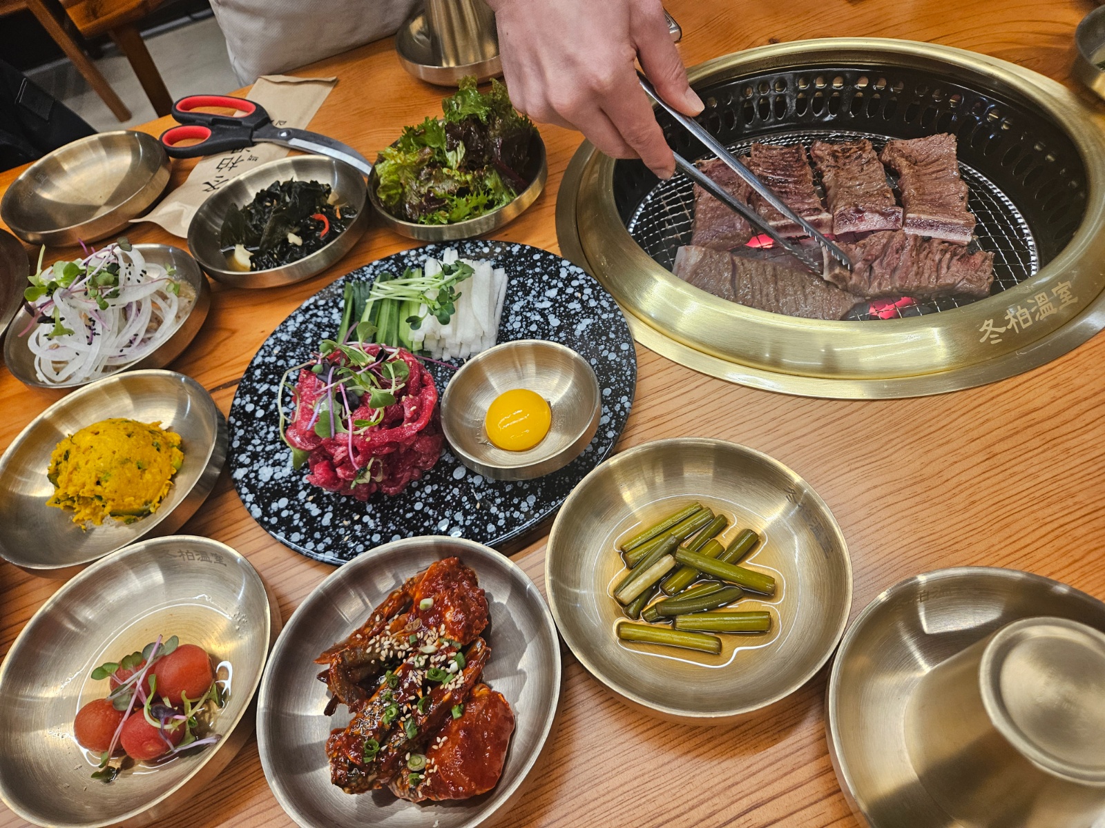 동백온실화로구이 주방직원. 홀직원 모집합니다 공고 썸네일