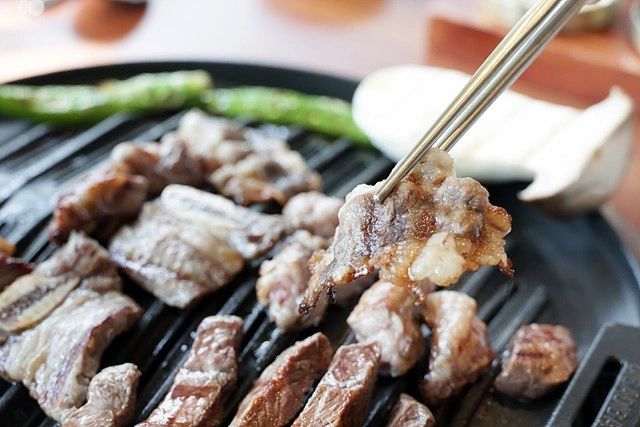 토,일 주말 홀 서빙 알바/시급 1.5배 적용가능