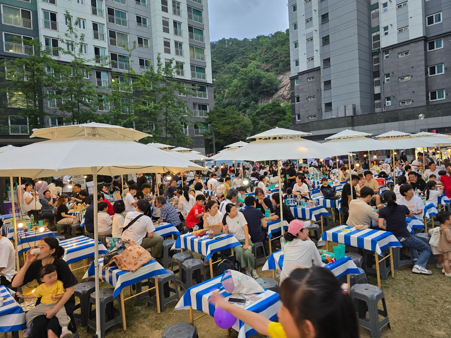 2일 단기/친구 동반지원可. 아파트 행사장 스텝 모집