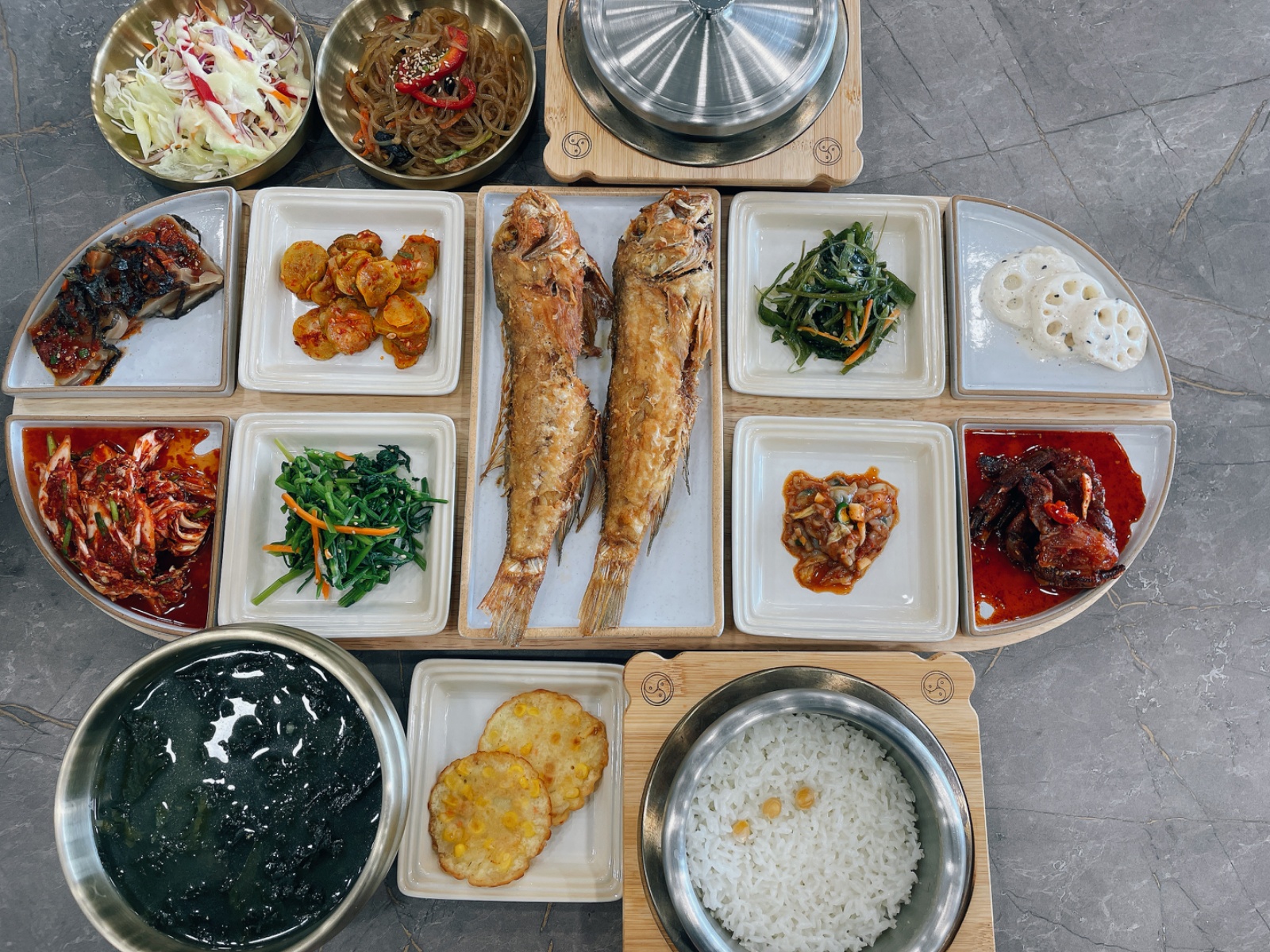 주말 홀서빙 하실분 구합니다. 공고 썸네일