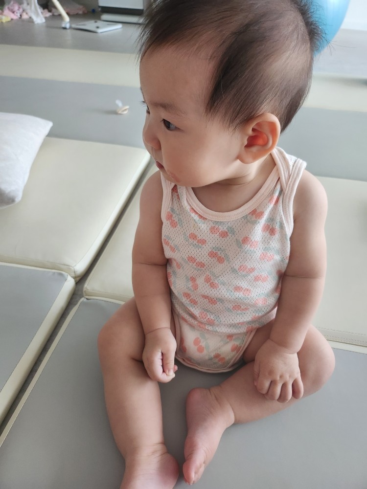 9개월  여자아기  돌봐줄 시터님(주2회) 공고 썸네일