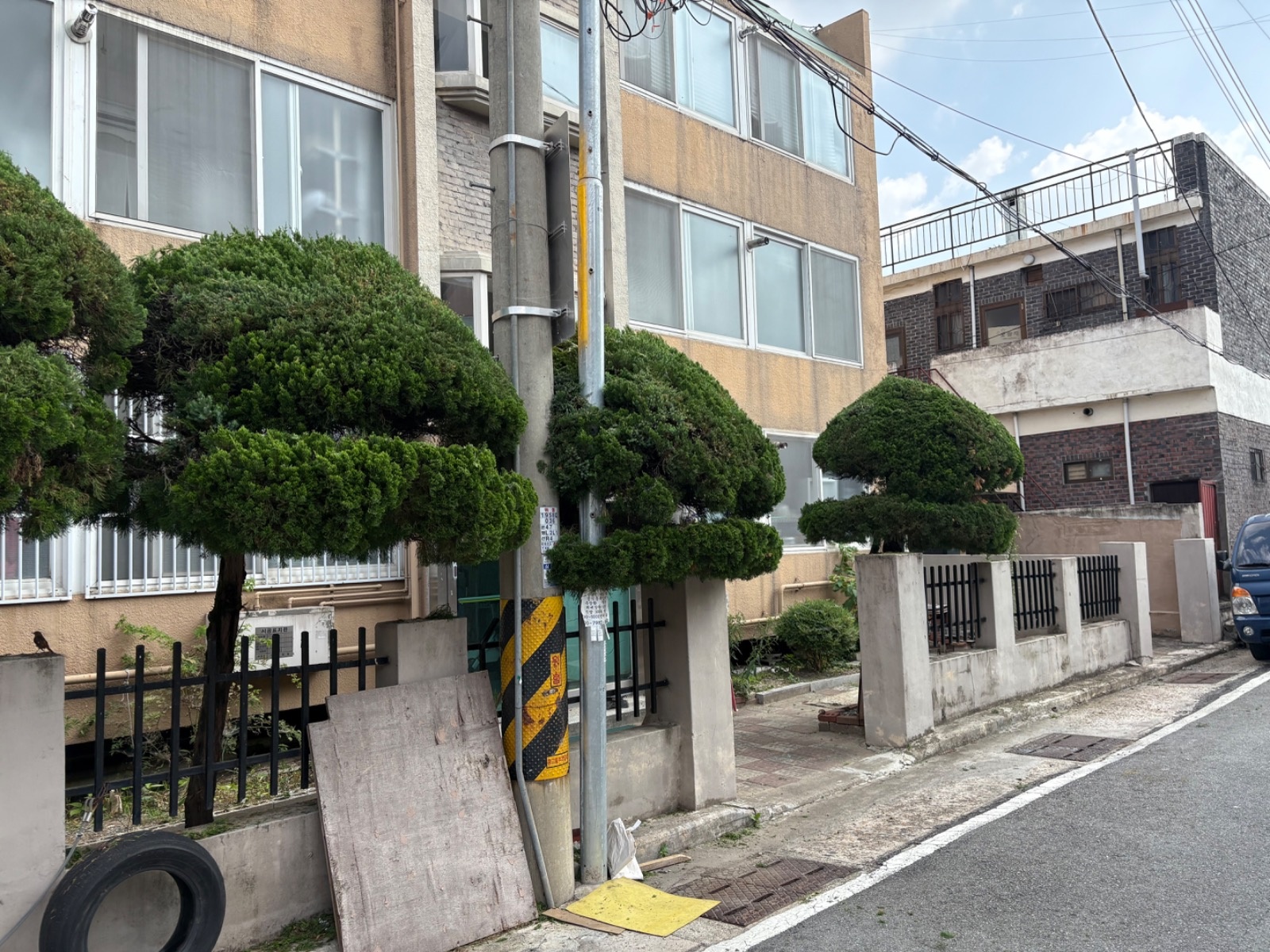 조경 작업 보조및 예초기 전문가 모집합니다 공고 썸네일