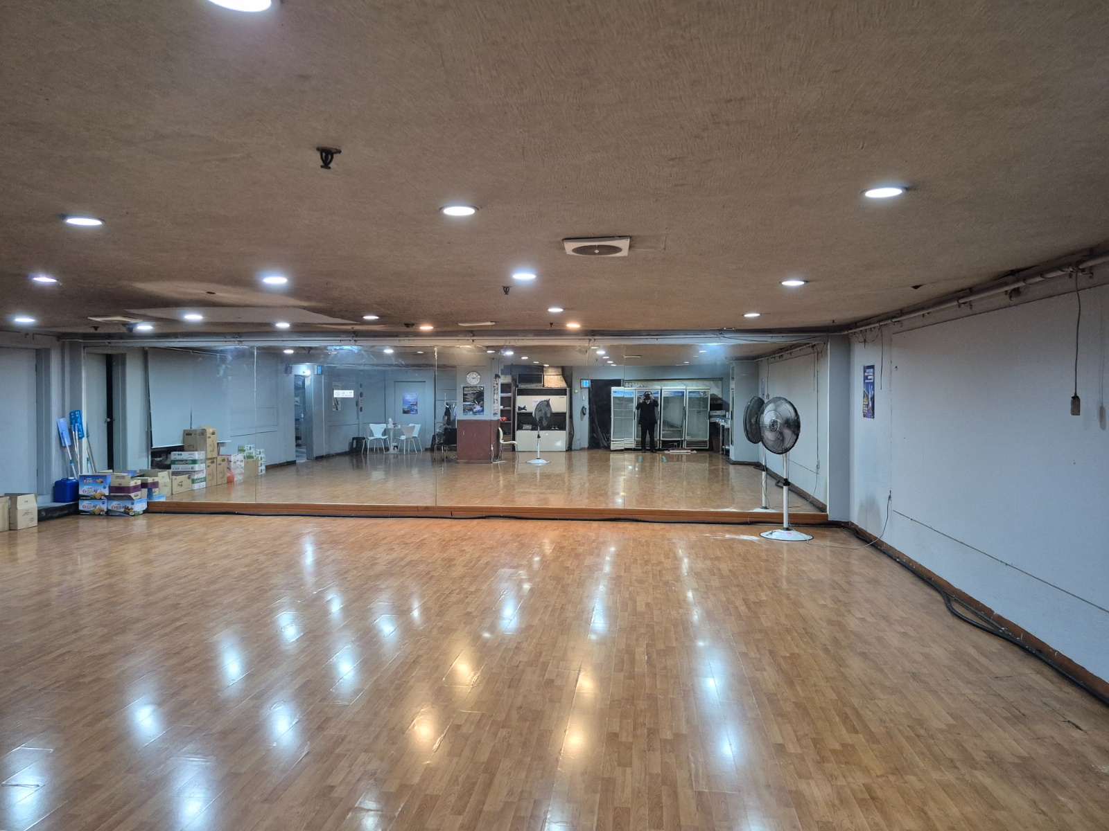 사교댄스 학원 보조샘 공고 썸네일